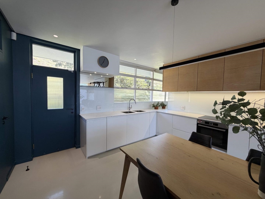 To Let 1 Bedroom Property for Rent in Tamboerskloof Western Cape
